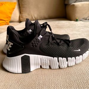 Nike Metcon 4- Black- Women’s 9.5 -lightly used